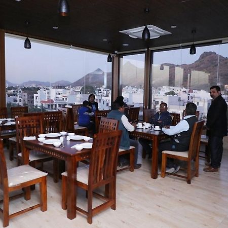 فندق Pine Regency - Aravali'S Peak View أُودايبور المظهر الخارجي الصورة